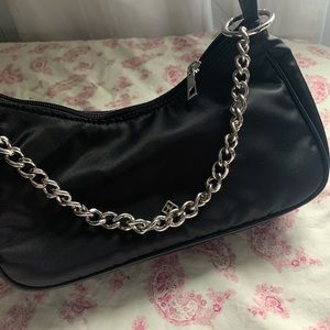 BLACK NYLON CHAIN HANDBAG
